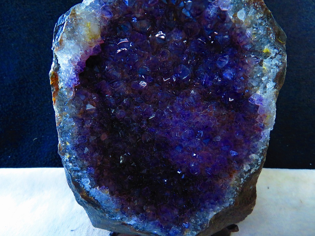 絶品超濃い濃い超美しい☆超迫力ウルグアイ産☆ 天然水晶