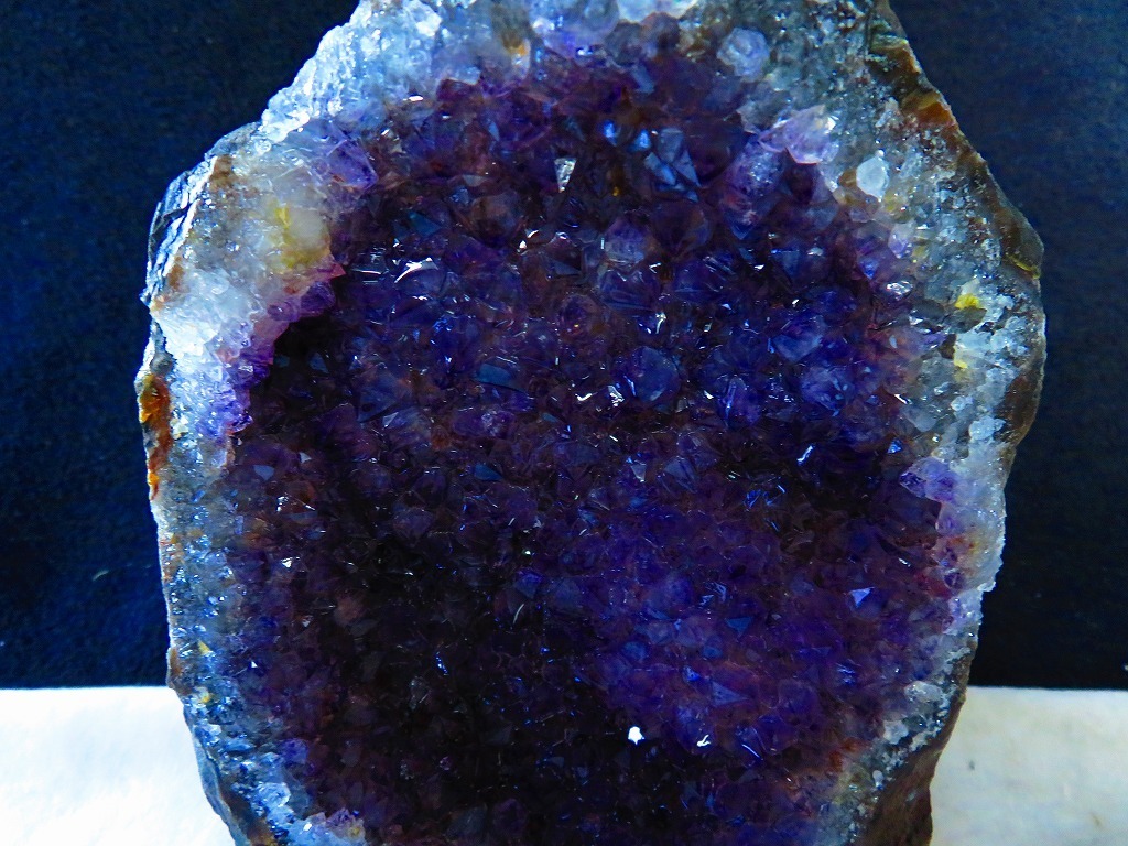 絶品超濃い濃い超美しい☆超迫力ウルグアイ産☆ 天然水晶