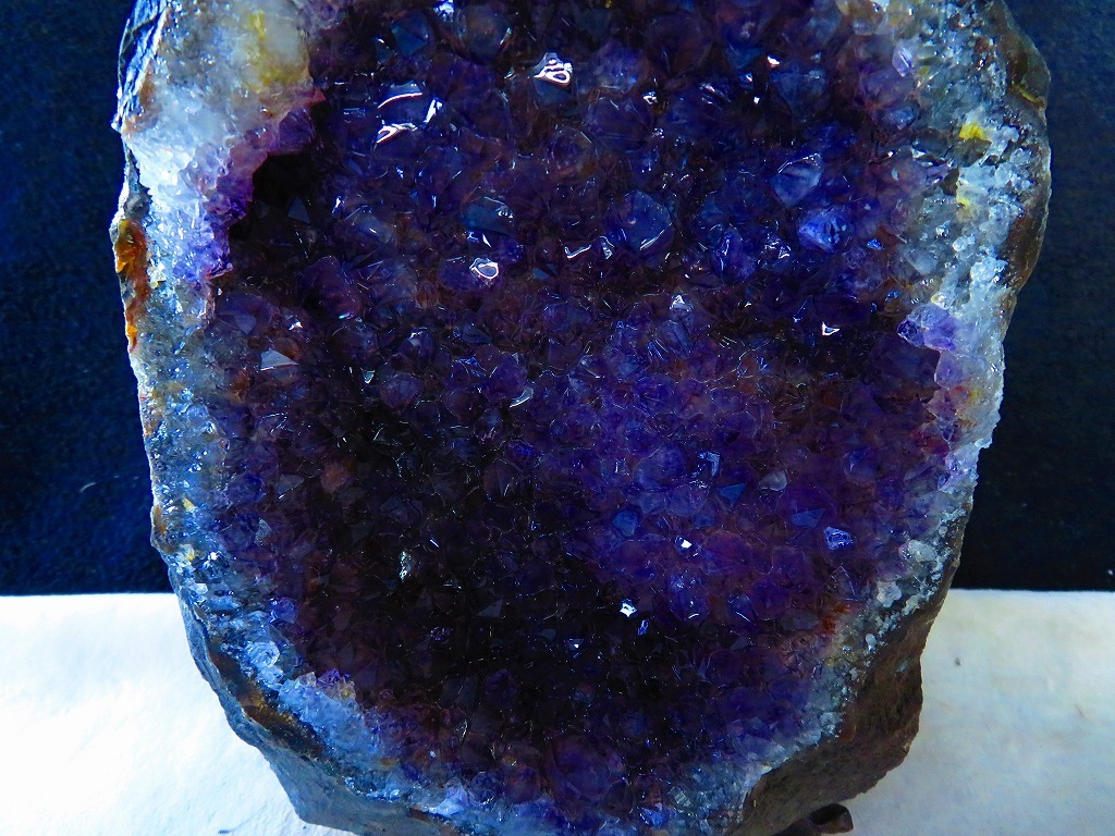 絶品超濃い濃い超美しい☆超迫力ウルグアイ産☆ 天然水晶