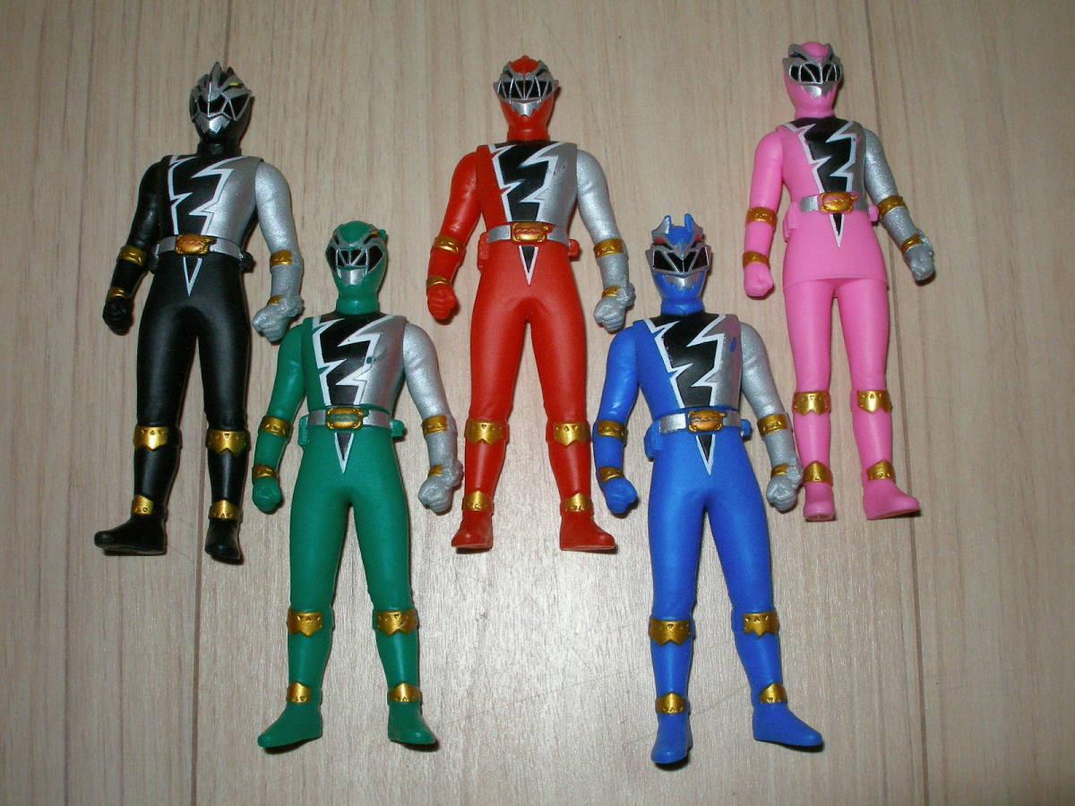 ソフビヒーロー 騎士竜戦隊リュウソウジャー 全5種 レッド ブルー ピンク グリーン ブラック スーパー戦隊 食玩 フィギュア その他 売買されたオークション情報 Yahooの商品情報をアーカイブ公開 オークファン Aucfan Com