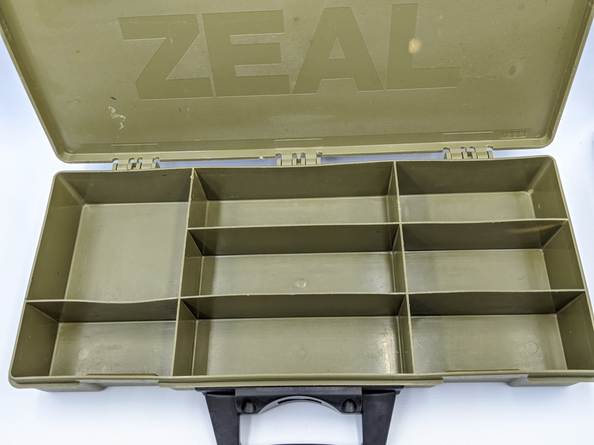希少 ZEAL ズイール AMAZONAS ルアーケース ジール アマゾナス カーキ