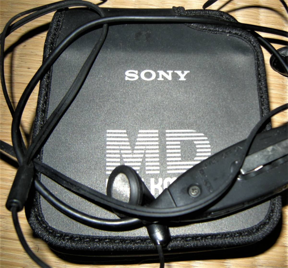 SONY MDウォークマン 動作品 乾電池ケース付き MD WALKMAN MZ-E510 IW