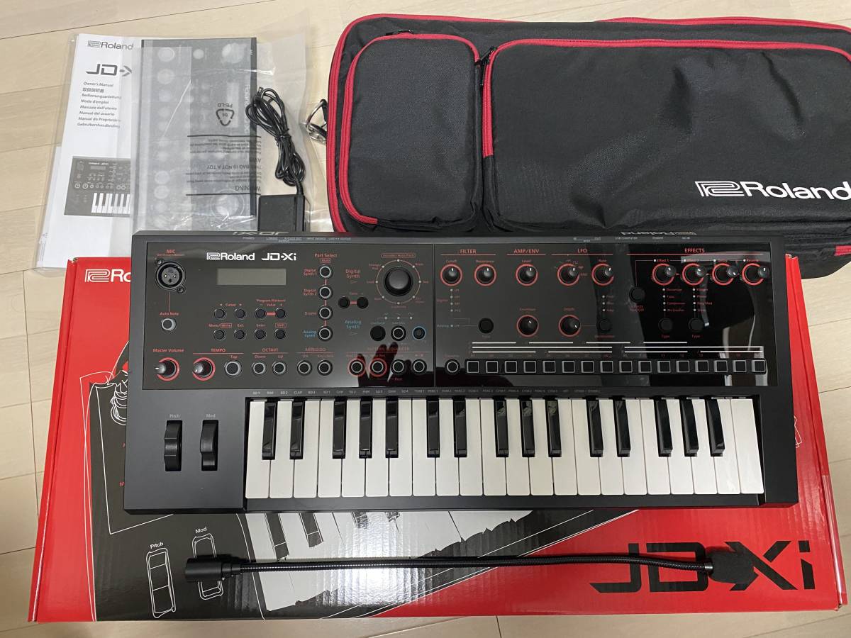 Roland JD-Xi Synthesizer | JD-XI Black Keyboard Analog Crossover 