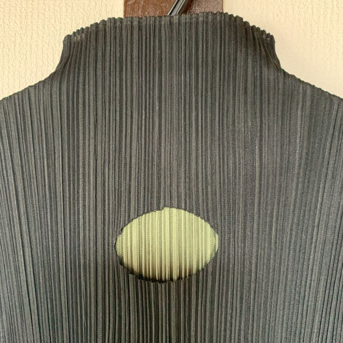 イッセイミヤケ ドット柄 トップス ISSEY MIYAKE シアー ブラック 極美