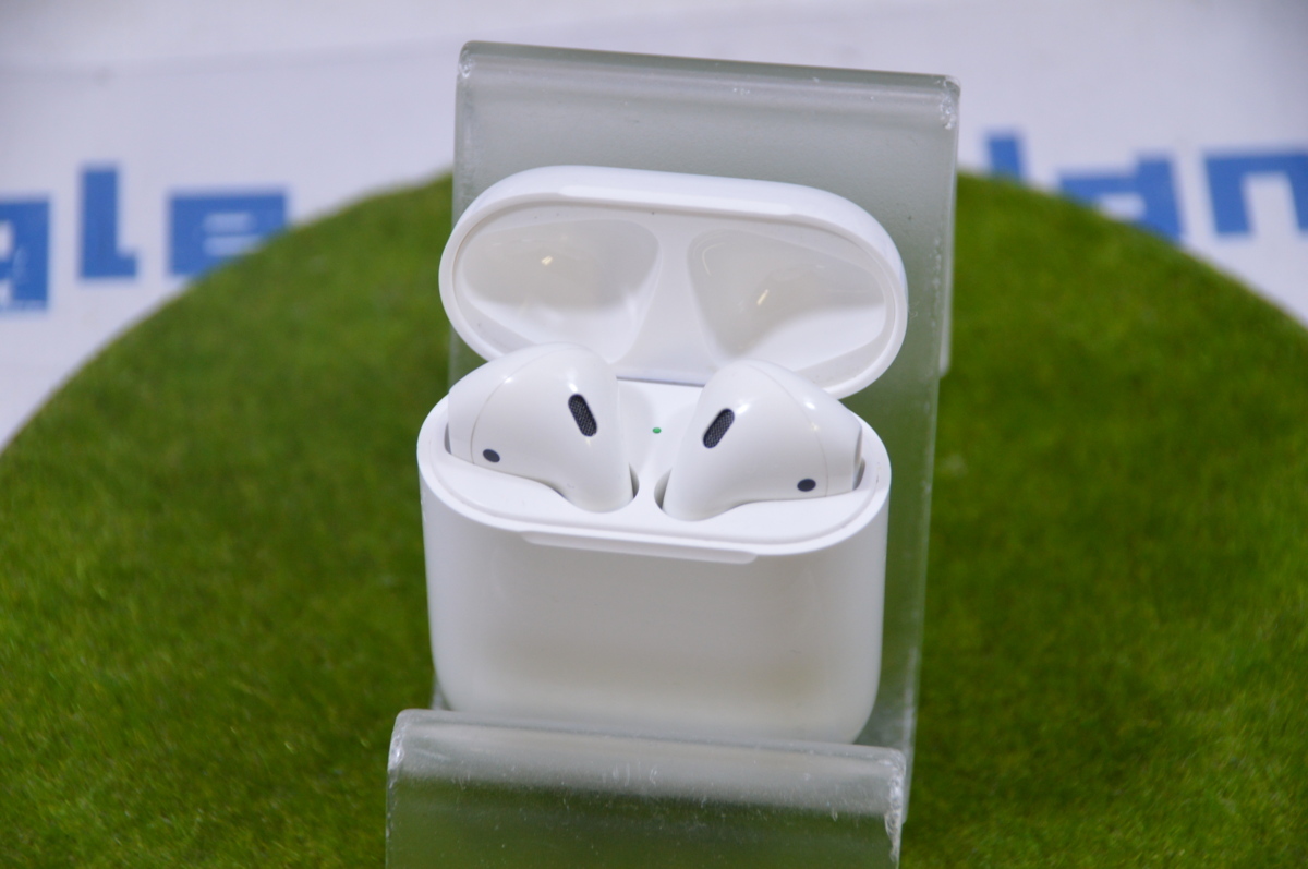 訳あり品 AirPods 第1世代 MMEF2J/A Apple製品との親和性が高すぎる! iPhoneユーザーならコレしかない! 格安1円スタート！J392069 O ♪関西