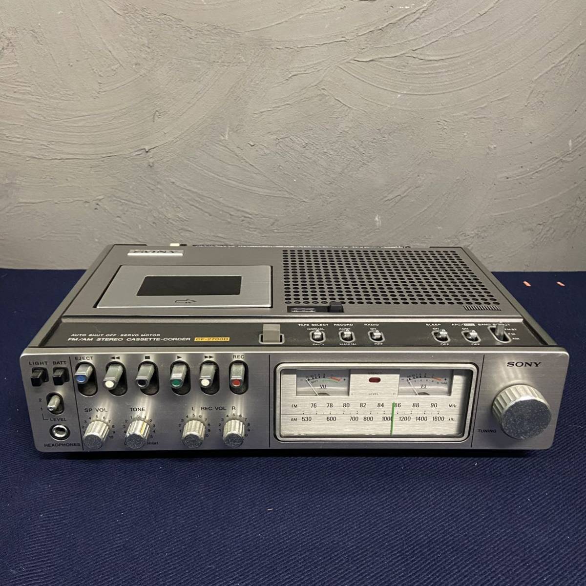 SONY CF-2700 FM/AM ステレオカセットコーダー 通電確認 現状品 SONY CF-2700 FM⁄AM ステレオカセットコーダー 通電確認 現状品