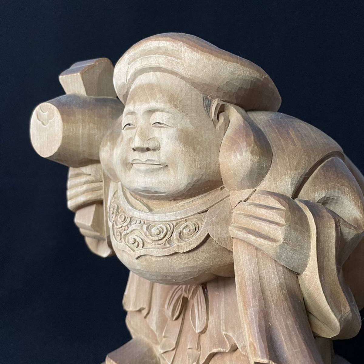 極美品 大黒天神像 木彫 細密彫り 一刀彫 高26.5cm 墨書きあり (検 極美品 大黒天神像 木彫 細密彫り 一刀彫 高26.5cm 墨書きあり (検