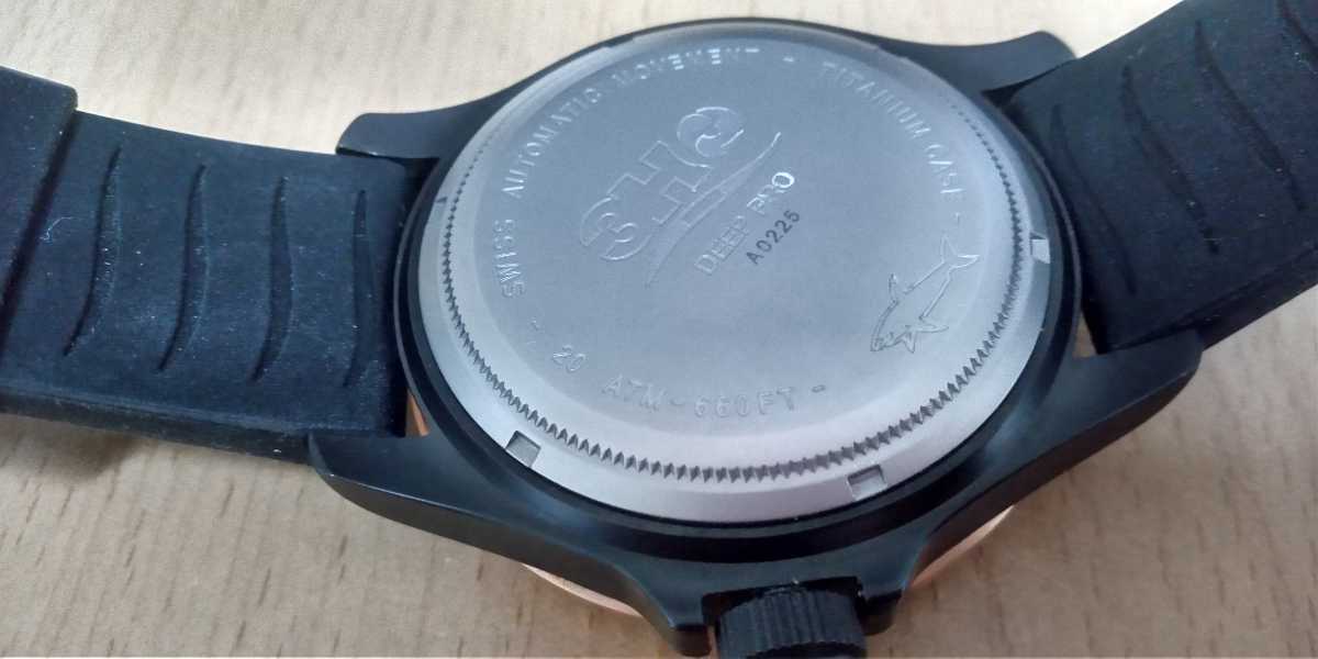 3H トレアッカ SWISS ETA チタン製 PVD カーボンダイアル 最高級モデル