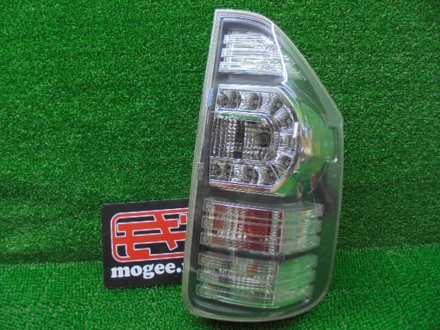  ヴォクシー DBA-ZRR70W 右テールランプ 81550-28591 Mogee DV2221 CAB2(テールライト)｜売買されたオークション情報、yahooの商品情報をアーカイブ公開 - オークファン トヨタ用