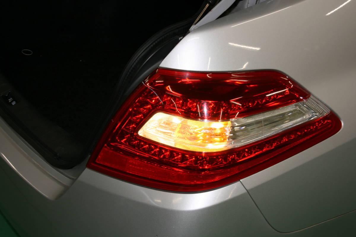 ティアナ J32 日産 テールランプ テールライト 右 2008 26550JN00A 