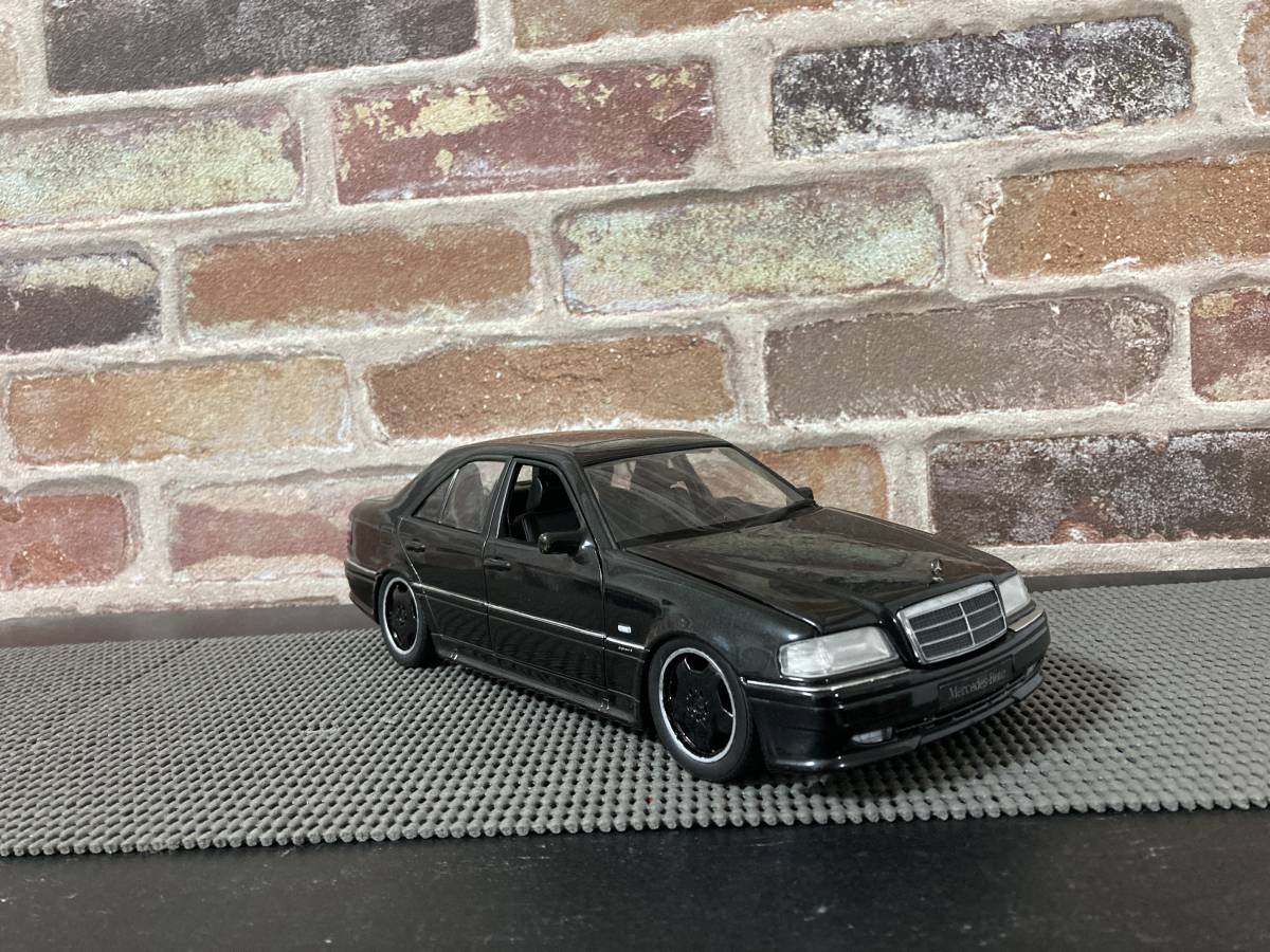 カスタム品 1/18 UT-Models メルセデス・ベンツ Cクラス DTM カスタム品 1/18 UT-Models メルセデス・ベンツ Cクラス DTM 1994