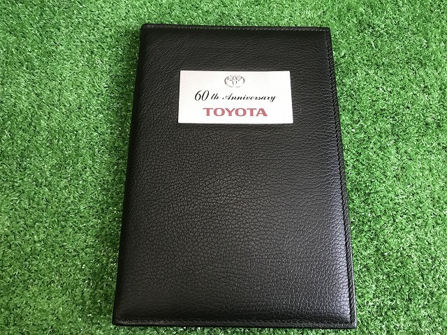 18クラウン トヨタ 60th 車検証ケース a-1050 YS1