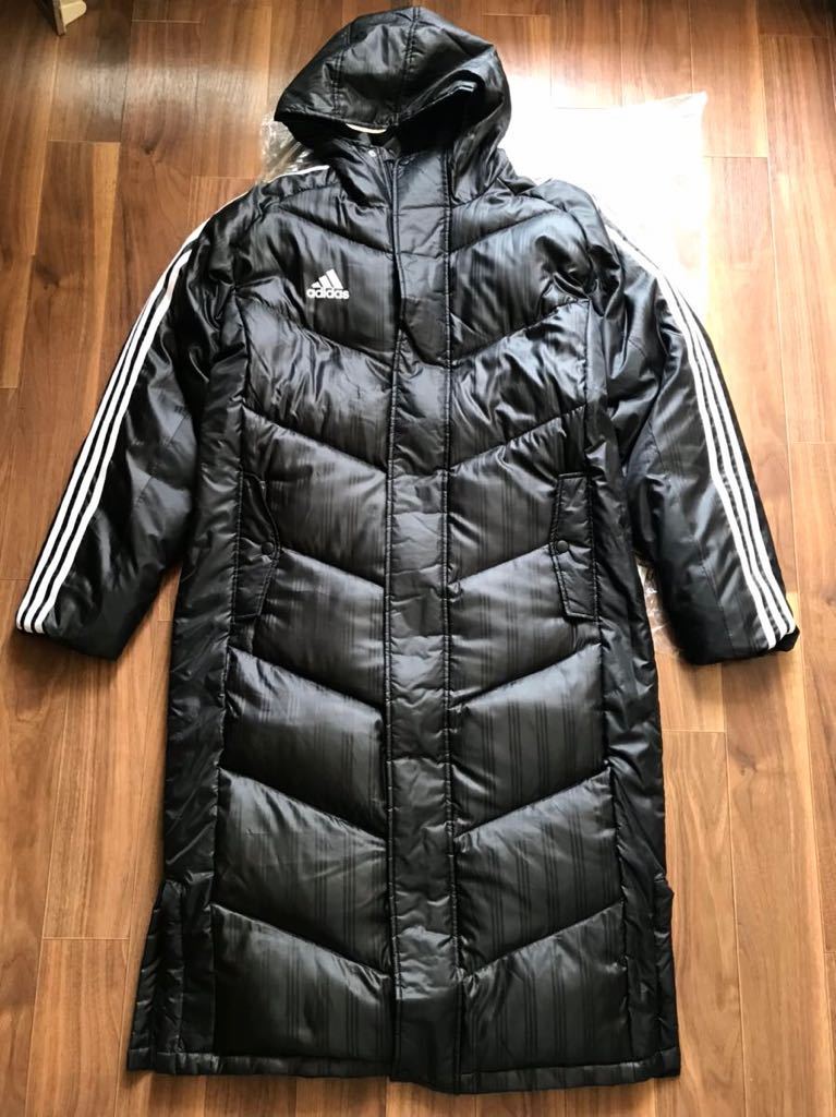 adidas ホワイトカラー ダウンジャケット 公式