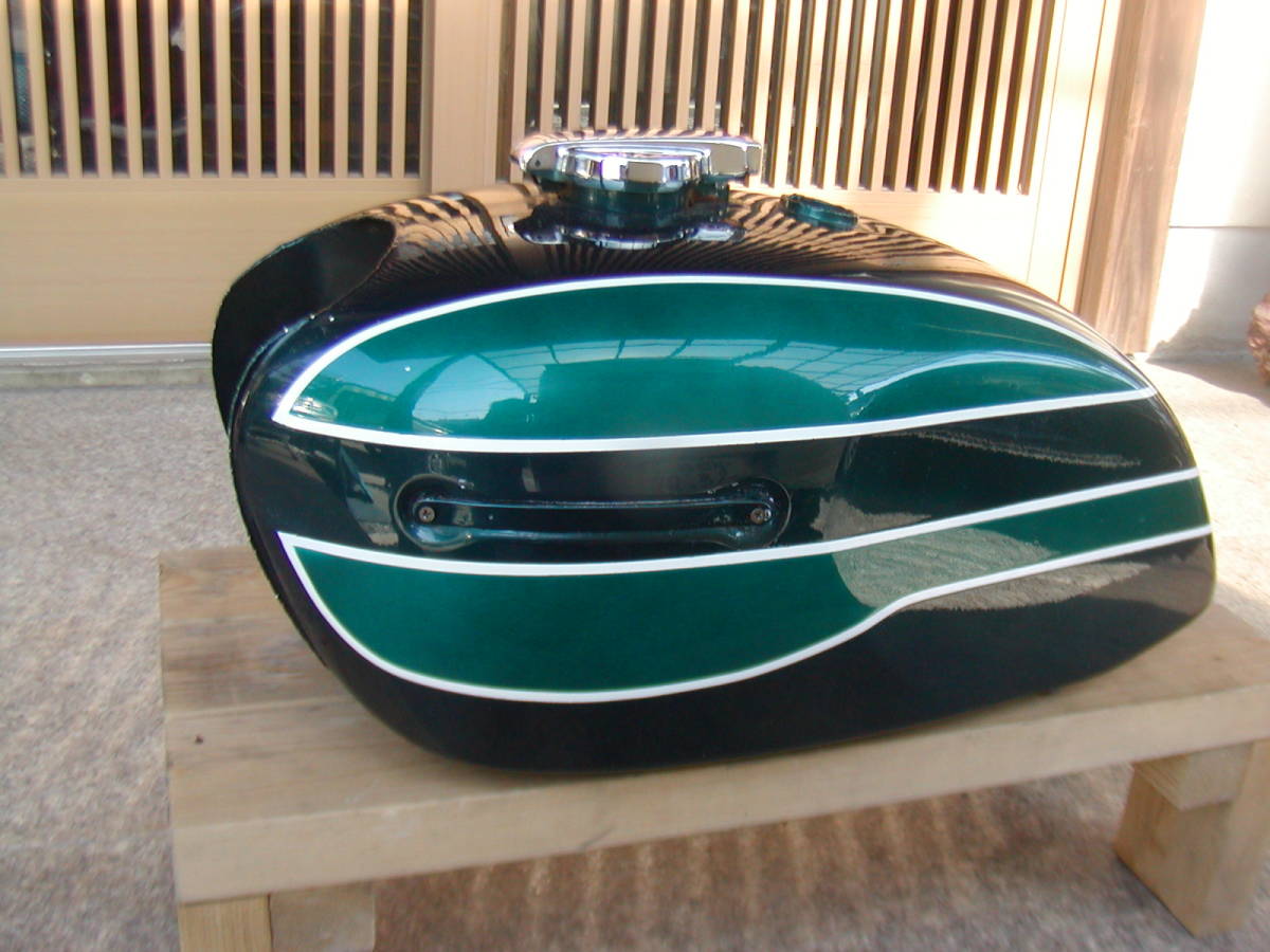 W3 タンク カワサキ カワサキw1.w3．ガソリンタンク KAWASAKI ガソリン 