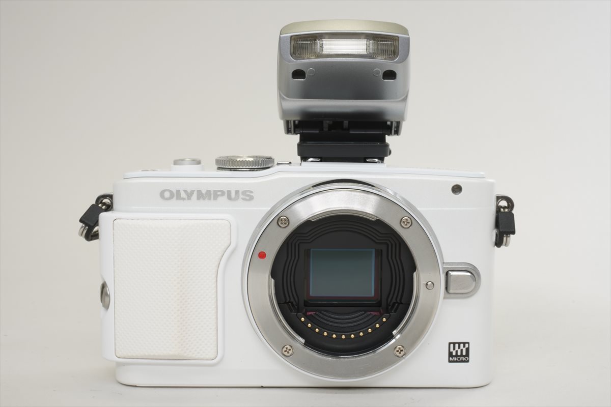 OLYMPUS PEN Lite E-PL6 ダブルズームキット 中古価格比較 - 価格.com