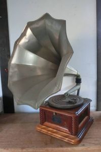 蓄音機のYahoo!オークション(旧ヤフオク!)の相場・価格を見る｜Yahoo