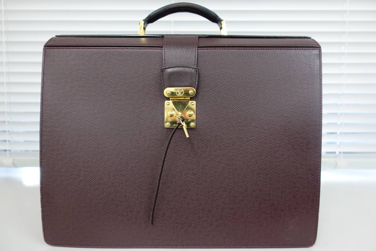 ルイ・ヴィトン LOUIS VUITTON ウラル アカジュー タイガ ゴールド金具 