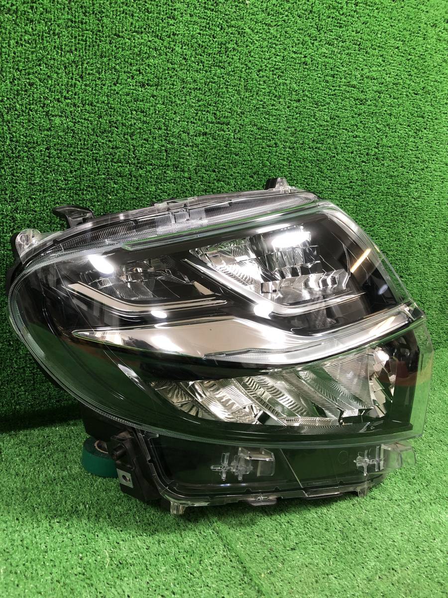 T-20000) ダイハツ タント カスタム LA650S LA660S 右 ヘッドライト 