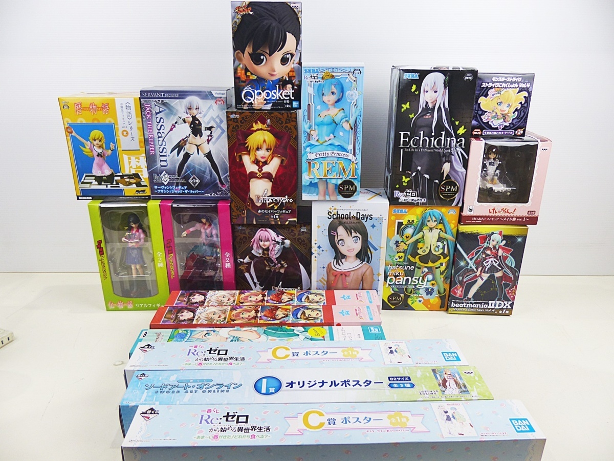 E-3-4] アニメ など プライズ 他 フィギュア など グッズ 他 20点 