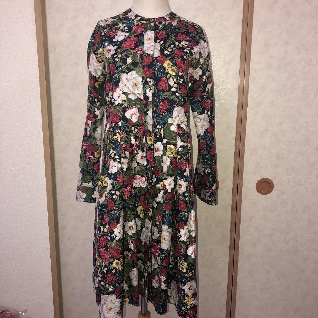 ★美品　ロイスクレヨン フラワー柄　ワンピース ★