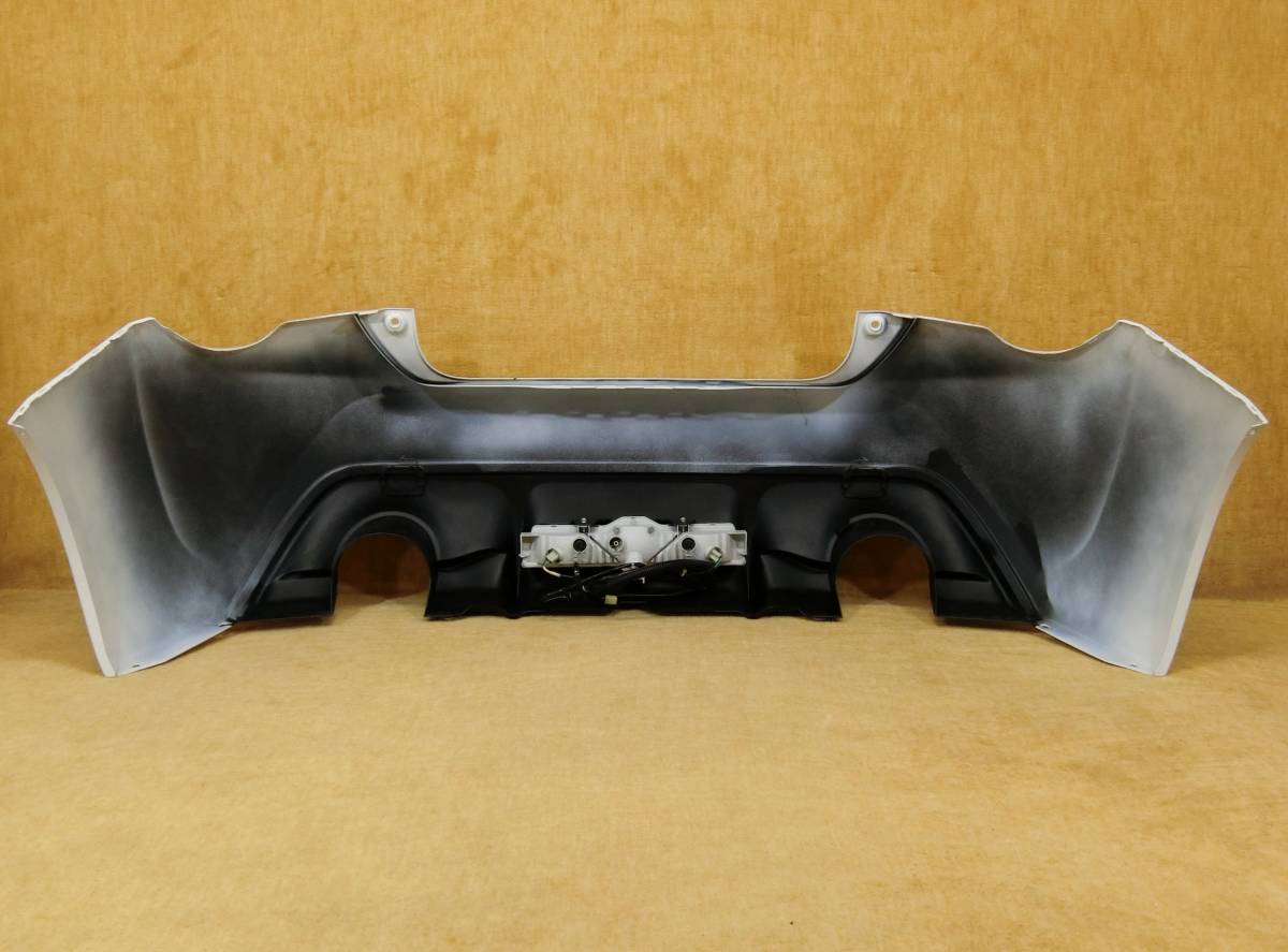 ○ZN6 86 後期 純正 リアバンパー クリスタルホワイトパール K1X 新車