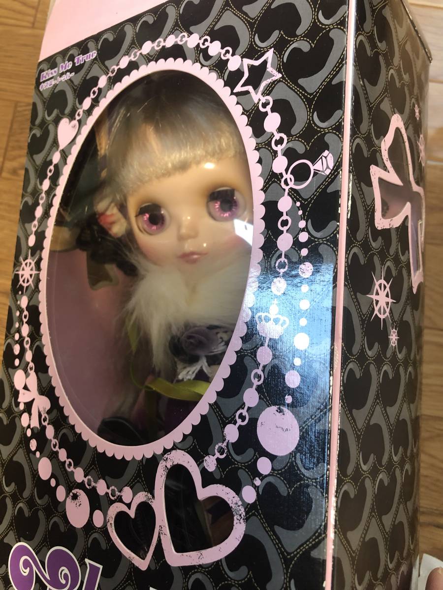 ネオブライス キスミートゥルー 中古 日本人形風の着物姿 箱と