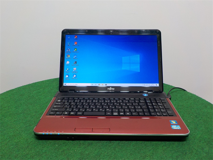 カメラ内蔵/中古/15型ノートPC/Win10/爆速新品SSD256/8GB/2世代i3