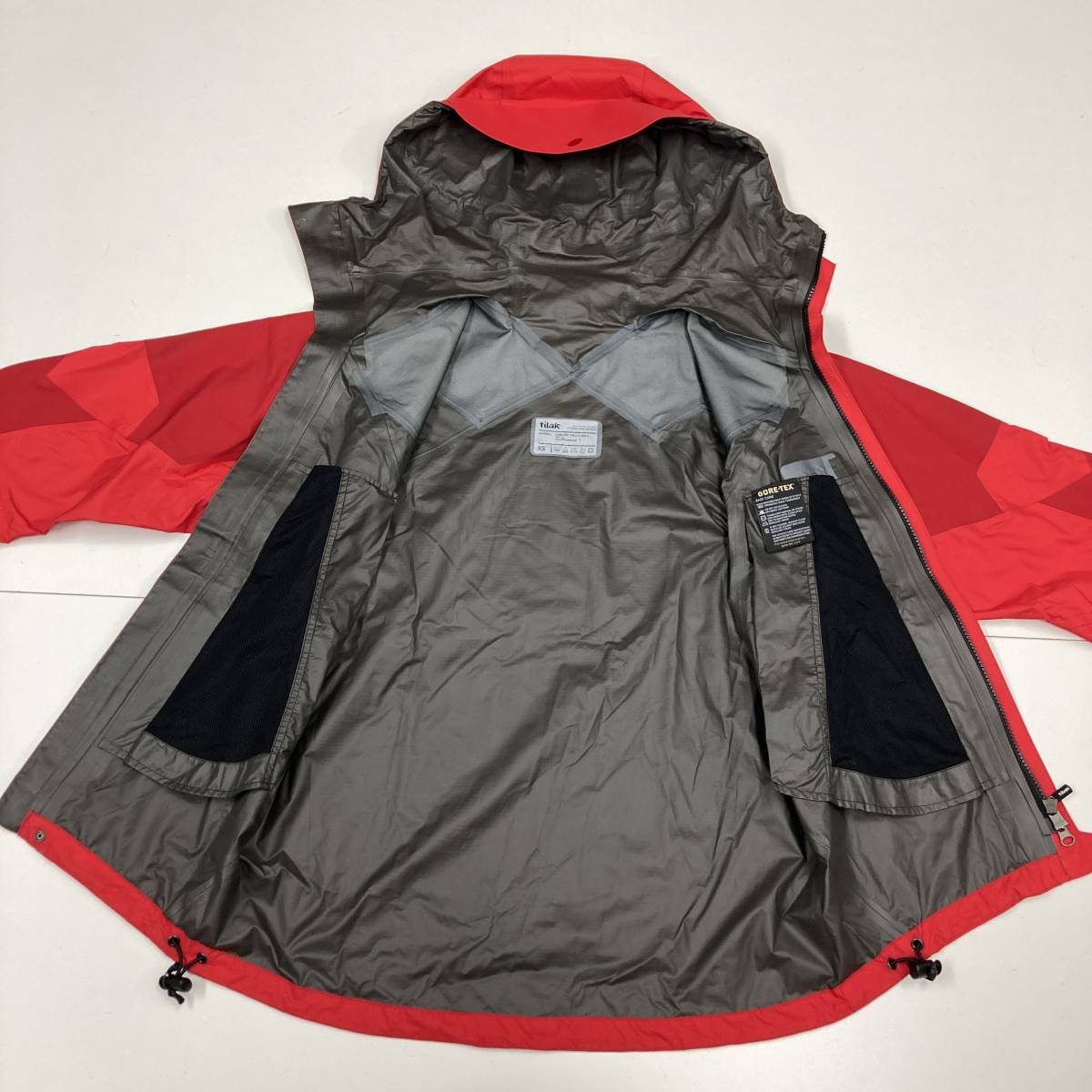 Tilak ティラック Attack Jacket GORE-TEX XSサイズ レッド 赤 