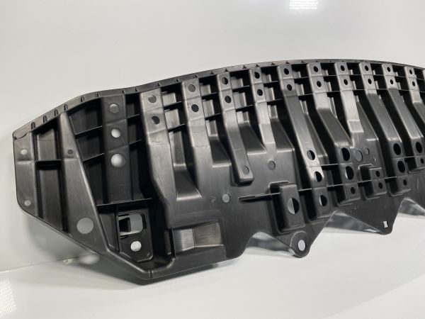 10498 ☆美品/破損キズなし☆ アクア NHP10 純正 フロントバンパー アンダーカバー 52618-52050 素地 アクア NHP10 トヨタ acha758 アクア・NHP10)by フロントバンパー下側のキズを