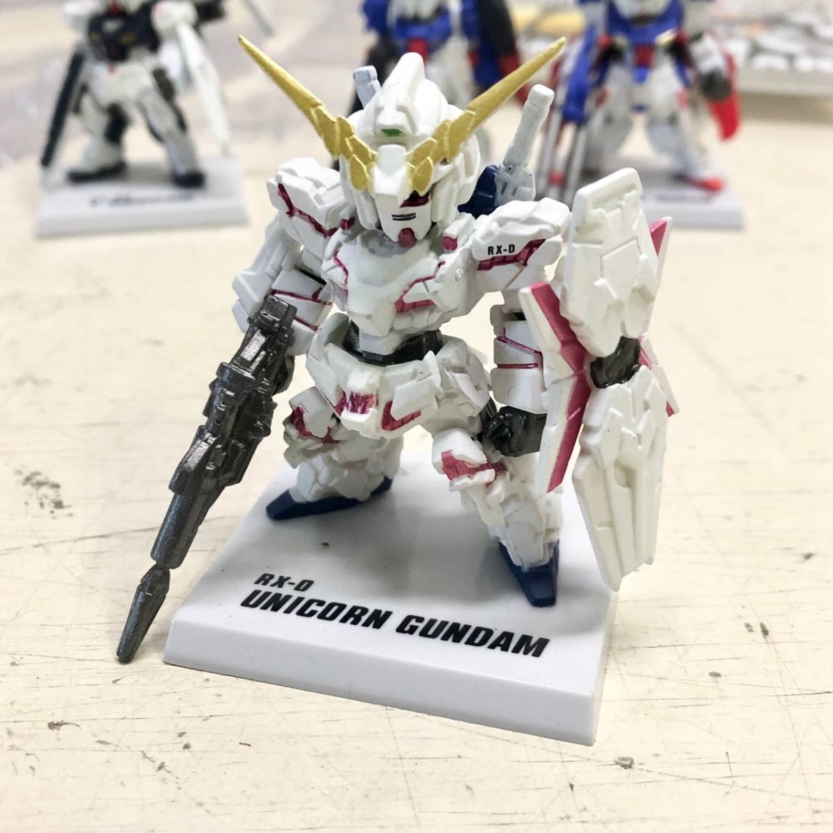 ガンダム コンバージ 食玩ケース 10周年メモリアルプレート セット