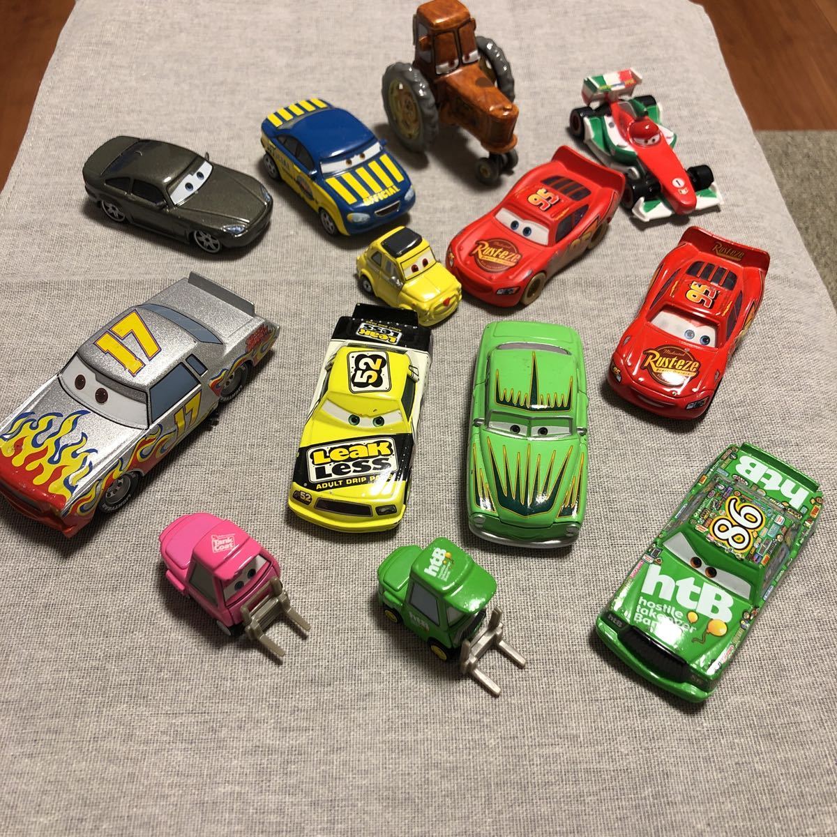 カーズ マテル ディズニー ピクサー ミニカー 13台 ジャンク(カーズ 