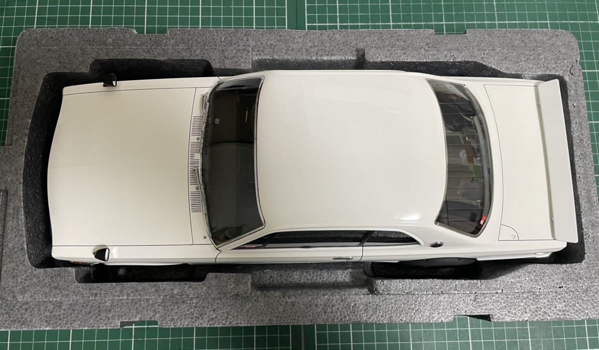 GT-R 1&frasl;12 Nissan Skyline 0 イグニッションモデル | model 日産 ignition スカイライン LINE - White (KPGC10) Metallic