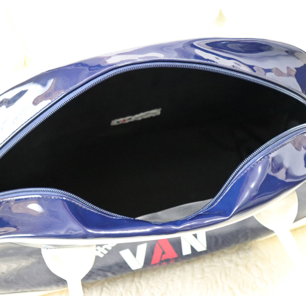 新品タグ付き【VAN JAC】ヴァンジャケット エナメルボストンバッグ 