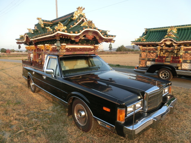 フォード リンカーン タウンカー 宮型霊柩車 霊柩車 金沢型 左ハンドル ベンチシート コラムオートマ 超 金沢型宮型霊柩車 タウンカー 売買されたオークション情報 Yahooの商品情報をアーカイブ公開 オークファン Aucfan Com