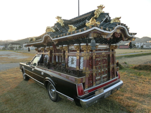 フォード リンカーン タウンカー 宮型霊柩車 霊柩車 金沢型 左ハンドル ベンチシート コラムオートマ 超 金沢型宮型霊柩車 タウンカー 売買されたオークション情報 Yahooの商品情報をアーカイブ公開 オークファン Aucfan Com