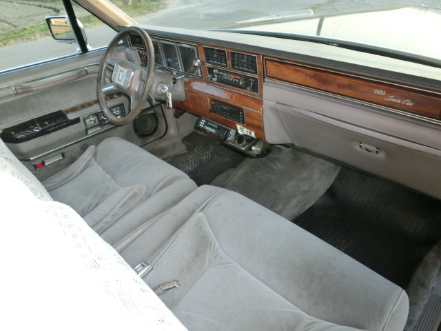 フォード リンカーン タウンカー 宮型霊柩車 霊柩車 金沢型 左ハンドル ベンチシート コラムオートマ 超 金沢型宮型霊柩車 タウンカー 売買されたオークション情報 Yahooの商品情報をアーカイブ公開 オークファン Aucfan Com