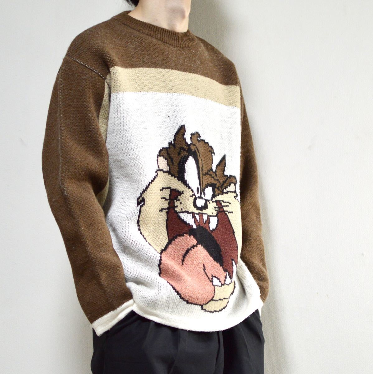 古着 オーバーサイズ Used ルーニーテューンズ Looney Tunes セーター ニット キャラクター 80 S 90 S ヴィンテージ Vintage アクリル Xlサイズ以上 売買されたオークション情報 Yahooの商品情報をアーカイブ公開 オークファン Aucfan Com