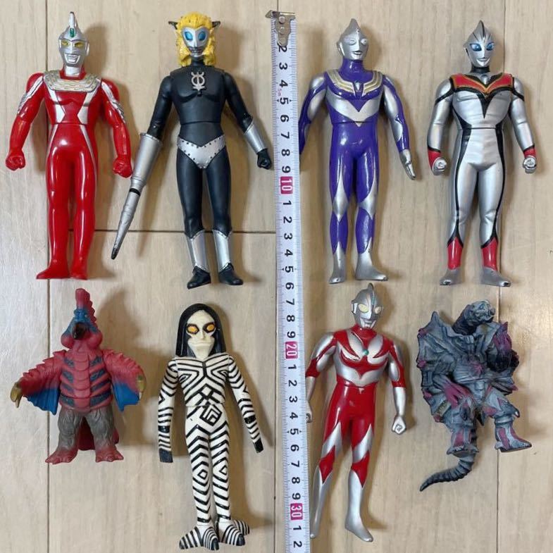 NN0606 590 遺品整理 当時物 現状品 バンダイ 円谷プロ ソフビ