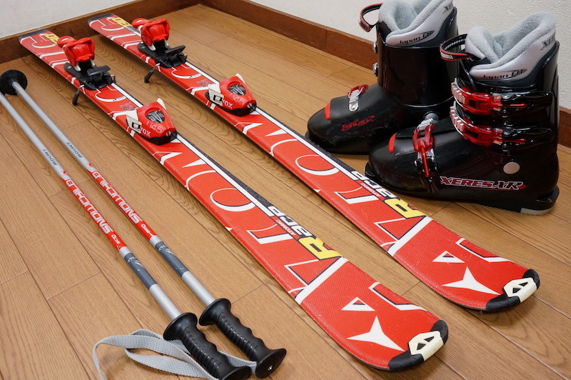 130cm 靴24cm ATOMIC 子供用カービングスキーセット 中古 子供用 