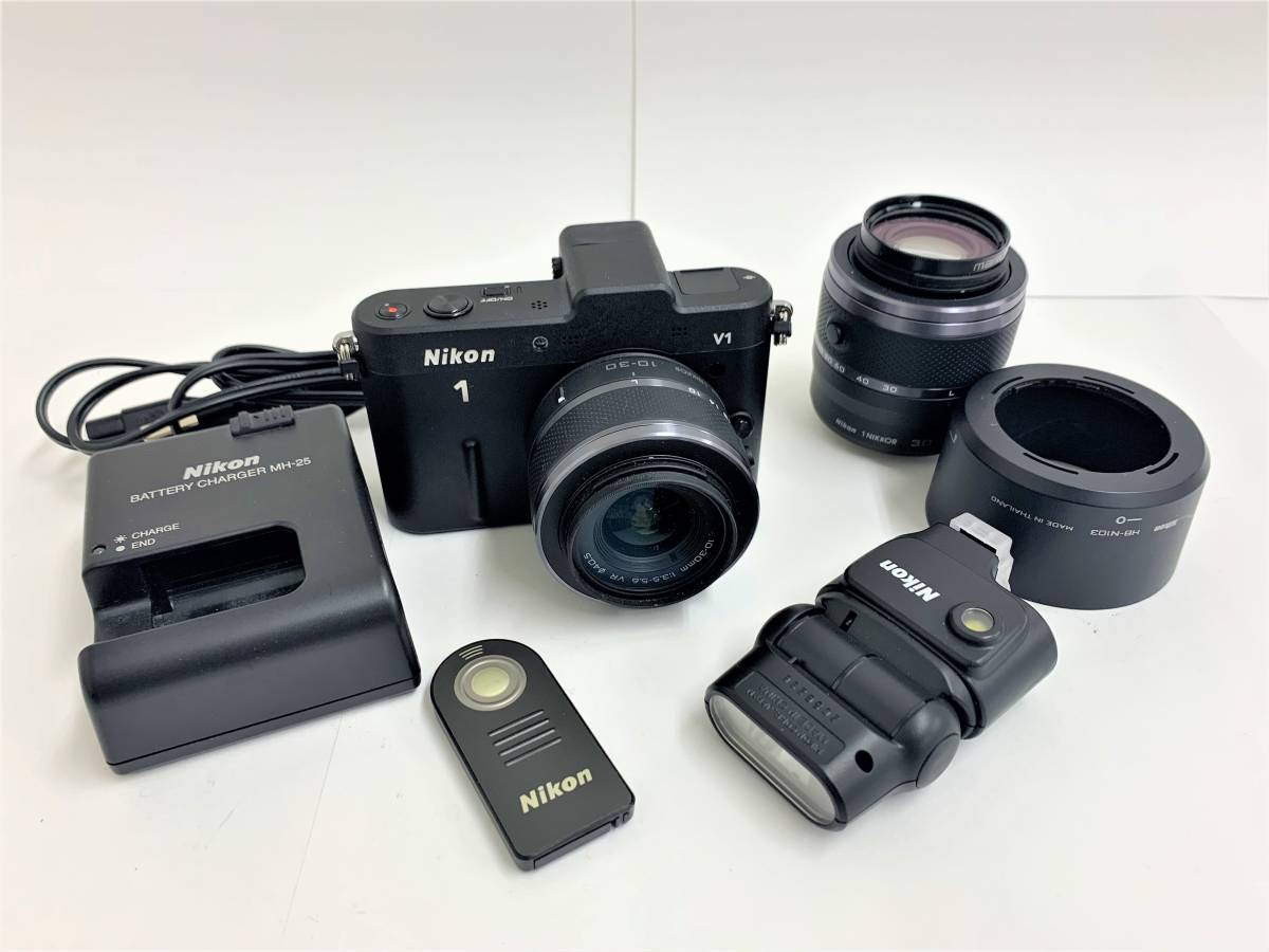 Nikon D7100 とレンズ2本と付属品 Nikon D7100 ニコン デジタル一眼レフカメラ 2410万画素 + ズーム