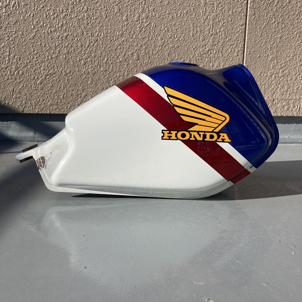 ホンダ　HONDA FTR223 新車外しタンク　純正トリコロール Yahoo!オークション - FTR223 純正 フューエルタンク 燃料タンク ガソ