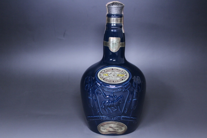 p-152 未開栓古酒 ROYAL SALUTE ロイヤルサルート 21年 青 陶器ボトル