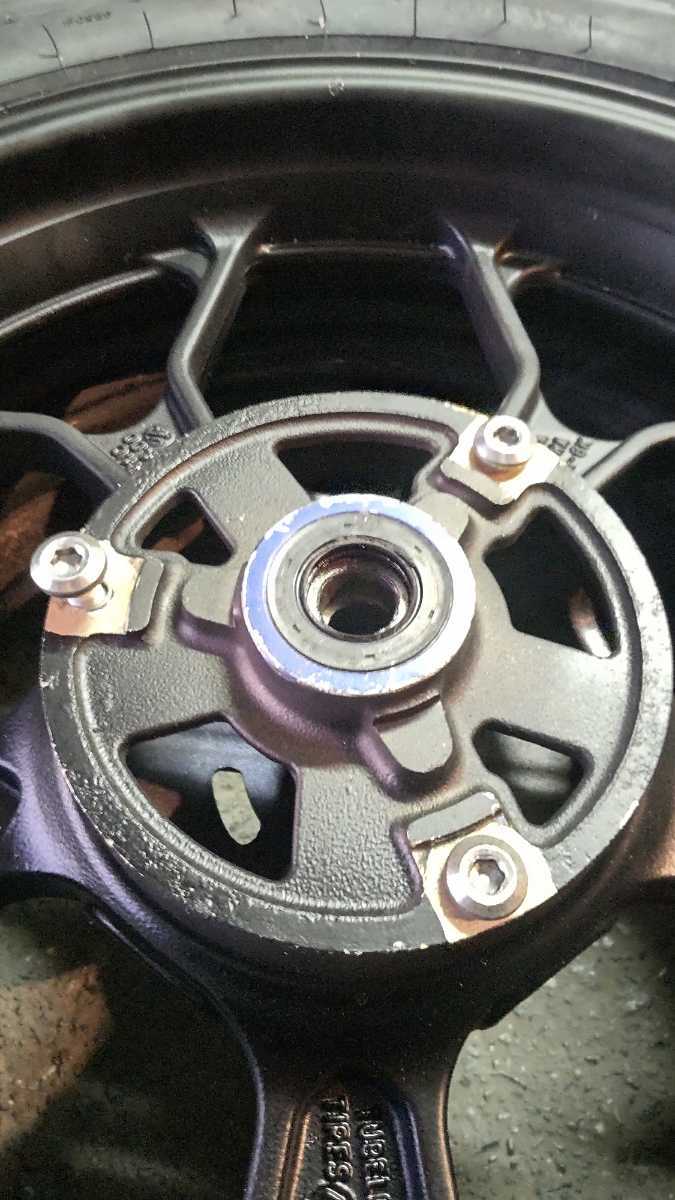 YAMAHAリアホイールYZF-R25、MT-25、YZF-R3、MT-03、タイヤ新品