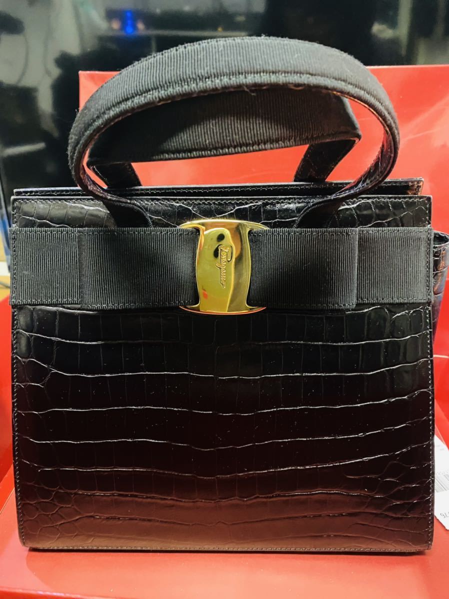 スーパーSALE限定 フェラガモ ヴァラリボン 2WAY ハンドバッグ ショルダー