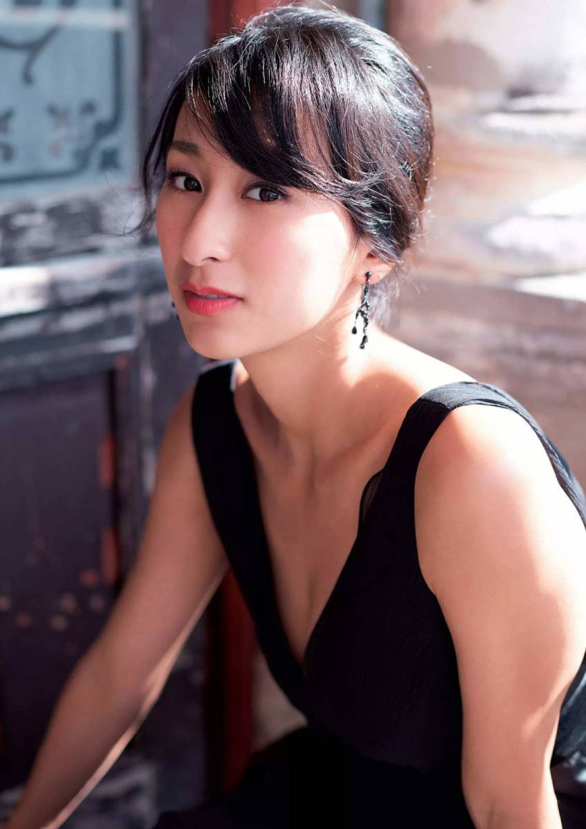 浅田舞 L判 グラビア写真 50枚 おまけ 2l判 3枚付き 計53枚セット 写真 売買されたオークション情報 Yahooの商品情報をアーカイブ公開 オークファン Aucfan Com