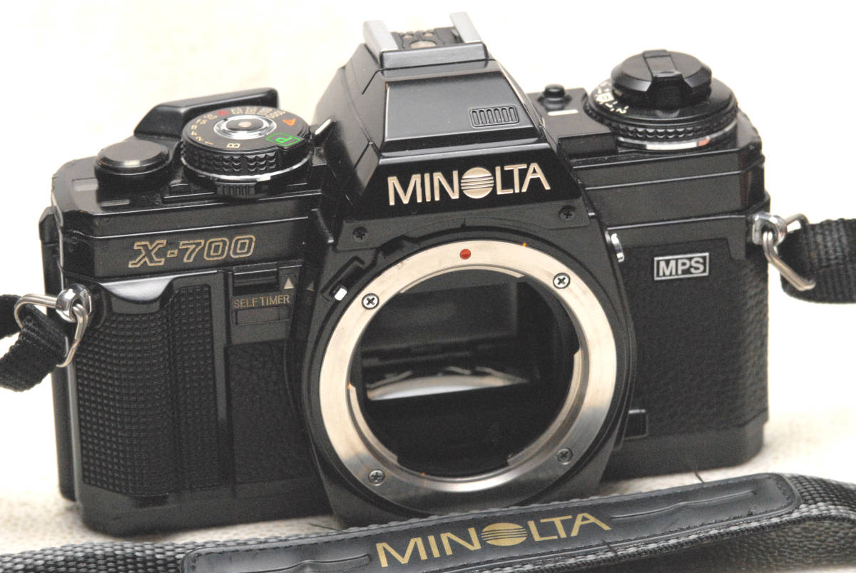 爆買い，お買い得 MINOLTA ミノルタ 昔の高級一眼レフカメラ X-700（黒