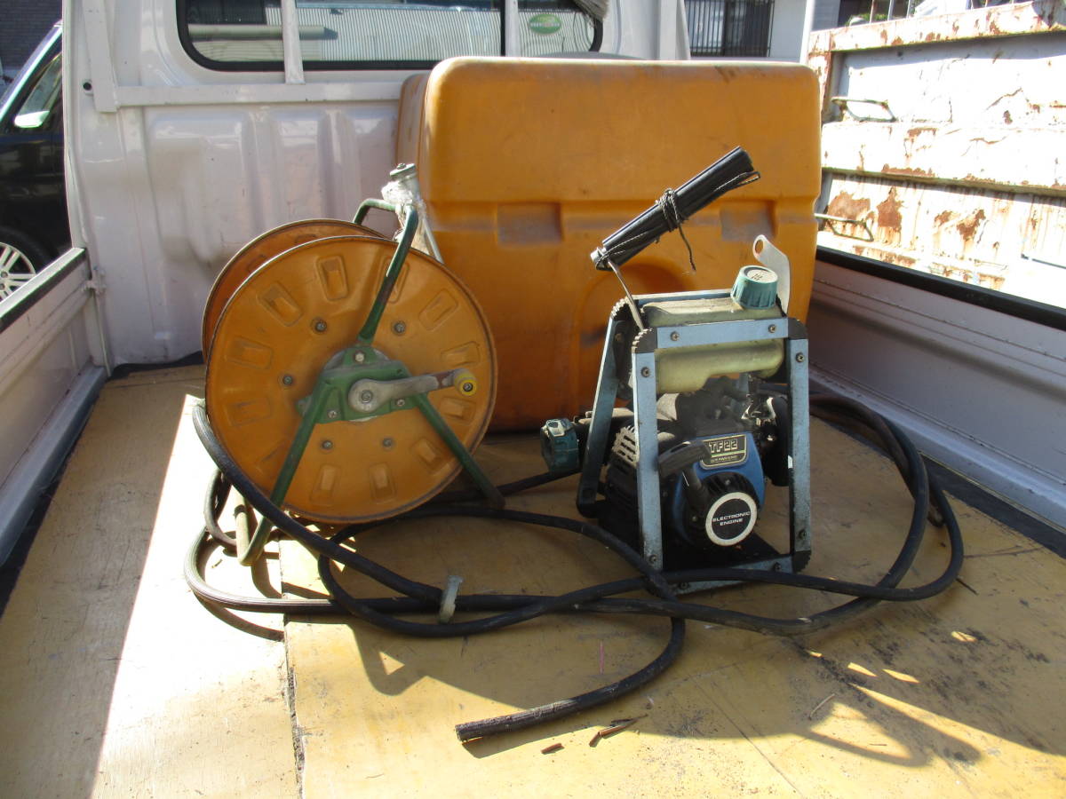 川崎 エンジンポンプ/TF22、丸山 噴霧器/MSO55ED ホース、タンク  