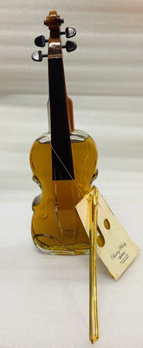 飲料・酒 △希少 未開栓 ウイスキー ローヤル バイオリン型ボトル 700ml