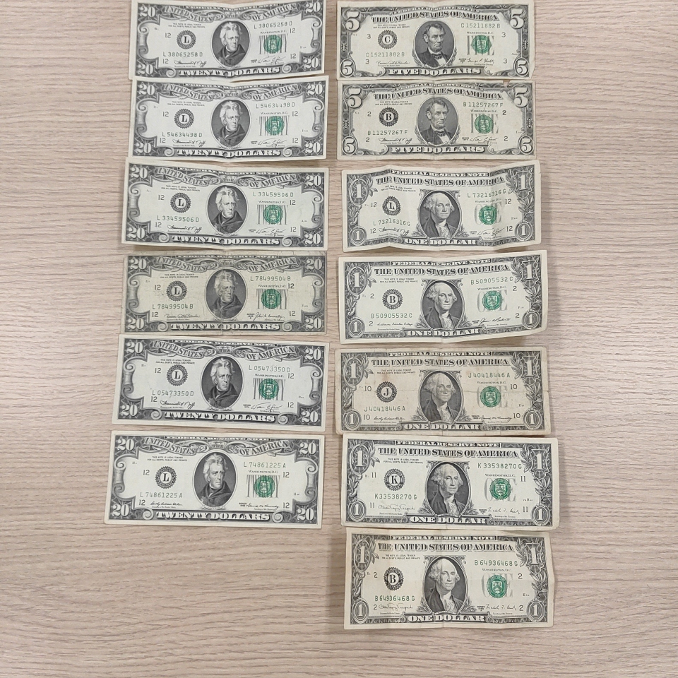 974 ドル紙幣 アメリカドル Usa ドル札 6枚 5ドル札 2枚 1ドル札 5枚 ドル 135ドル 海外 貨幣 通貨 世界 売買されたオークション情報 Yahooの商品情報をアーカイブ公開 オークファン Aucfan Com