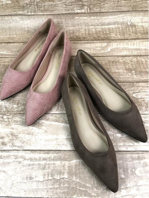 販売オンライン 新品☆23.0cm3E♪ベージュ系×ピンク系♪ぺたんことんがりパンプス2足☆y627